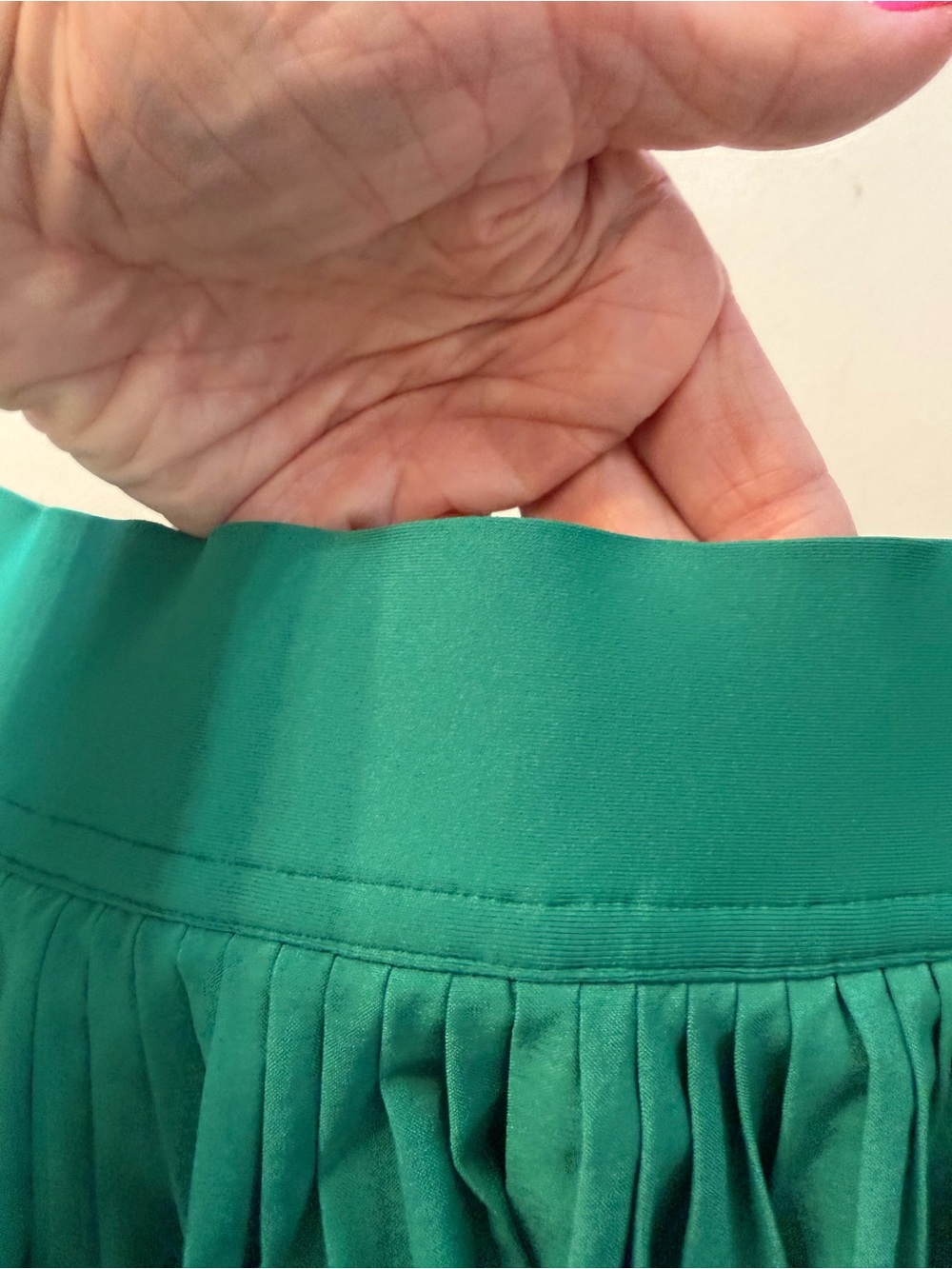 Lu Lu lemon varsity skirt - Picture 2 of 4